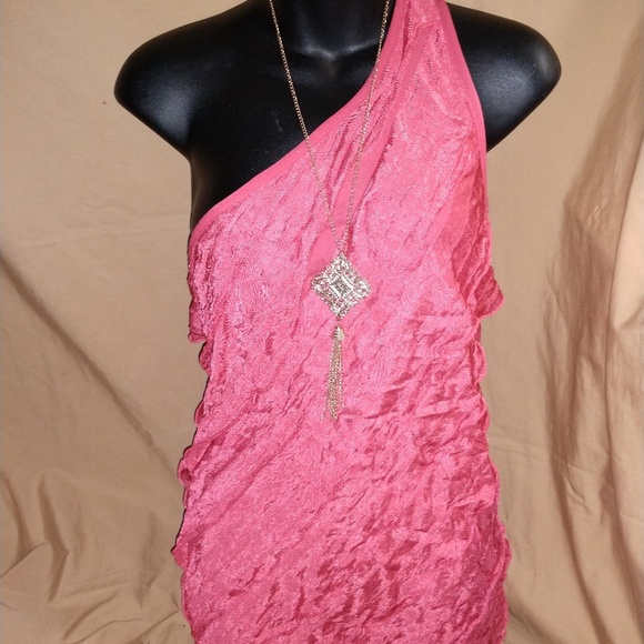 🛍️Pink ruffle one sleeve top - Picture 2 of 6